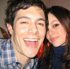 Adam Brody : TI4U_u1145544426.jpg