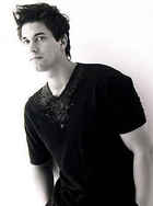 Adam Garcia : adamgarcia_1217358879.jpg