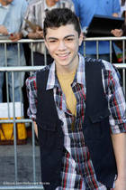 Adam Irigoyen : adam-irigoyen-1330979220.jpg