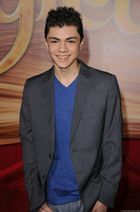 Adam Irigoyen : adamirigoyen_1301435385.jpg