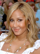 Adrienne Bailon : adrienne_bailon_1199569111.jpg