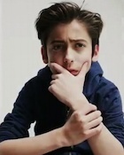 Aidan Gallagher : aidan-gallagher-1450047335.jpg