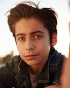 Aidan Gallagher : aidan-gallagher-1505884758.jpg