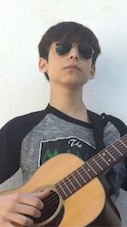 Aidan Gallagher : aidan-gallagher-1523647722.jpg