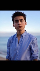 Aidan Gallagher : aidan-gallagher-1545174014.jpg