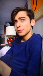 Aidan Gallagher : aidan-gallagher-1574622098.jpg