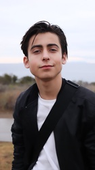 Aidan Gallagher : aidan-gallagher-1575192345.jpg