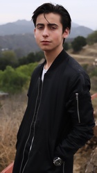 Aidan Gallagher : aidan-gallagher-1575192400.jpg