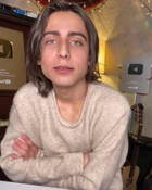 Aidan Gallagher : aidan-gallagher-1609038206.jpg