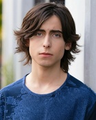 Aidan Gallagher : aidan-gallagher-1671847892.jpg