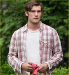 Alex Pettyfer : alex-pettyfer-1389009359.jpg