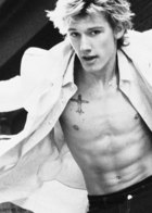 Alex Pettyfer : alex_pettyfer_1176312743.jpg