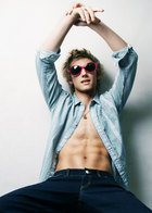 Alex Pettyfer : alex_pettyfer_1176312747.jpg