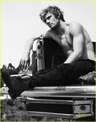 Alex Pettyfer : alex_pettyfer_1284418632.jpg