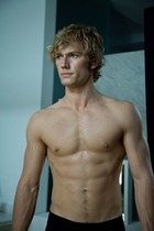 Alex Pettyfer : alex_pettyfer_1299634914.jpg