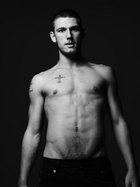 Alex Pettyfer : alex_pettyfer_1299634936.jpg