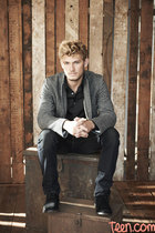 Alex Pettyfer : alex_pettyfer_1305562505.jpg