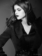 Alexandra Daddario : alexandra-daddario-1377886555.jpg