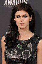 Alexandra Daddario : alexandra-daddario-1382573160.jpg