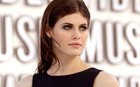 Alexandra Daddario : alexandra-daddario-1383083573.jpg