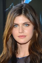 Alexandra Daddario : alexandra-daddario-1383155157.jpg