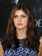 Alexandra Daddario : alexandra-daddario-1383155171.jpg