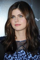 Alexandra Daddario : alexandra-daddario-1383155221.jpg