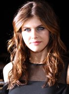 Alexandra Daddario : alexandra-daddario-1383239936.jpg