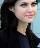 Alexandra Daddario : alexandra-daddario-1383590321.jpg