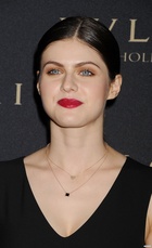 Alexandra Daddario : alexandra-daddario-1407166222.jpg