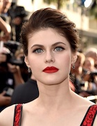 Alexandra Daddario : alexandra-daddario-1444052578.jpg