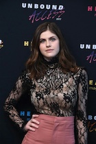 Alexandra Daddario : alexandra-daddario-1477575622.jpg