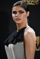 Alexandra Daddario : alexandra-daddario-1494302568.jpg