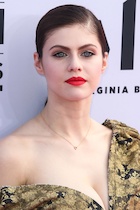 Alexandra Daddario : alexandra-daddario-1495734567.jpg