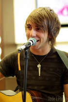 Alex Gaskarth : alexgaskarth_1274996557.jpg