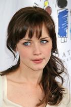 Alexis Bledel : alexis-bledel-1369506684.jpg