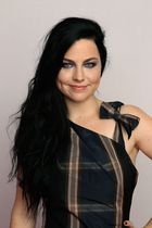 Amy Lee : amy-lee-1324221640.jpg