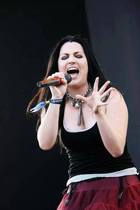 Amy Lee : amy-lee-1398534904.jpg