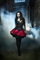 Amy Lee : amy-lee-1407024705.jpg