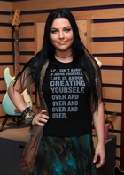 Amy Lee : amy-lee-1407024748.jpg