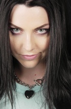 Amy Lee : amy-lee-1407025113.jpg