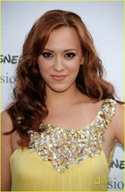 Andrea Bowen  : andreabowen_1287942697.jpg