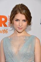 Anna Kendrick : anna-kendrick-1382471208.jpg