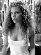 AnnaLynne McCord : annalynne-mccord-1361610779.jpg