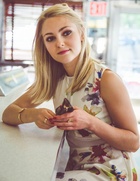 AnnaSophia Robb : annasophia-robb-1414168628.jpg