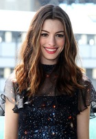 Anne Hathaway : anne-hathaway-1315420472.jpg