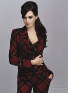 Anne Hathaway : anne-hathaway-1322345275.jpg