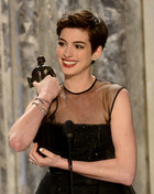 Anne Hathaway : anne-hathaway-1360234309.jpg