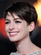 Anne Hathaway : anne-hathaway-1360234597.jpg