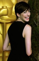 Anne Hathaway : anne-hathaway-1360234729.jpg